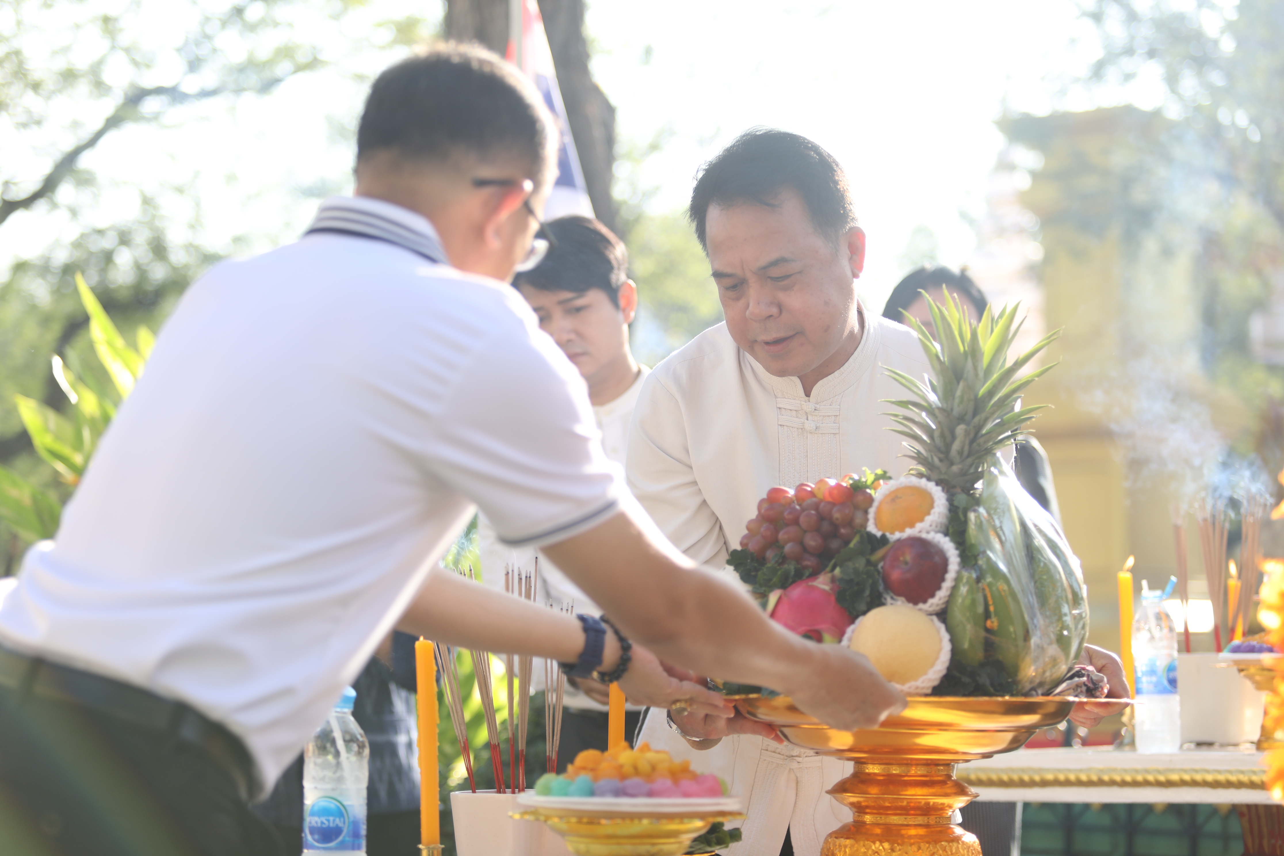 title - รองเลขาธิการ ส.ป.ก. สักการะสิ่งศักดิ์สิทธิ์ประจำ ส.ป.ก. เนื่องในโอกาสเข้ารับตำแหน่งใหม่